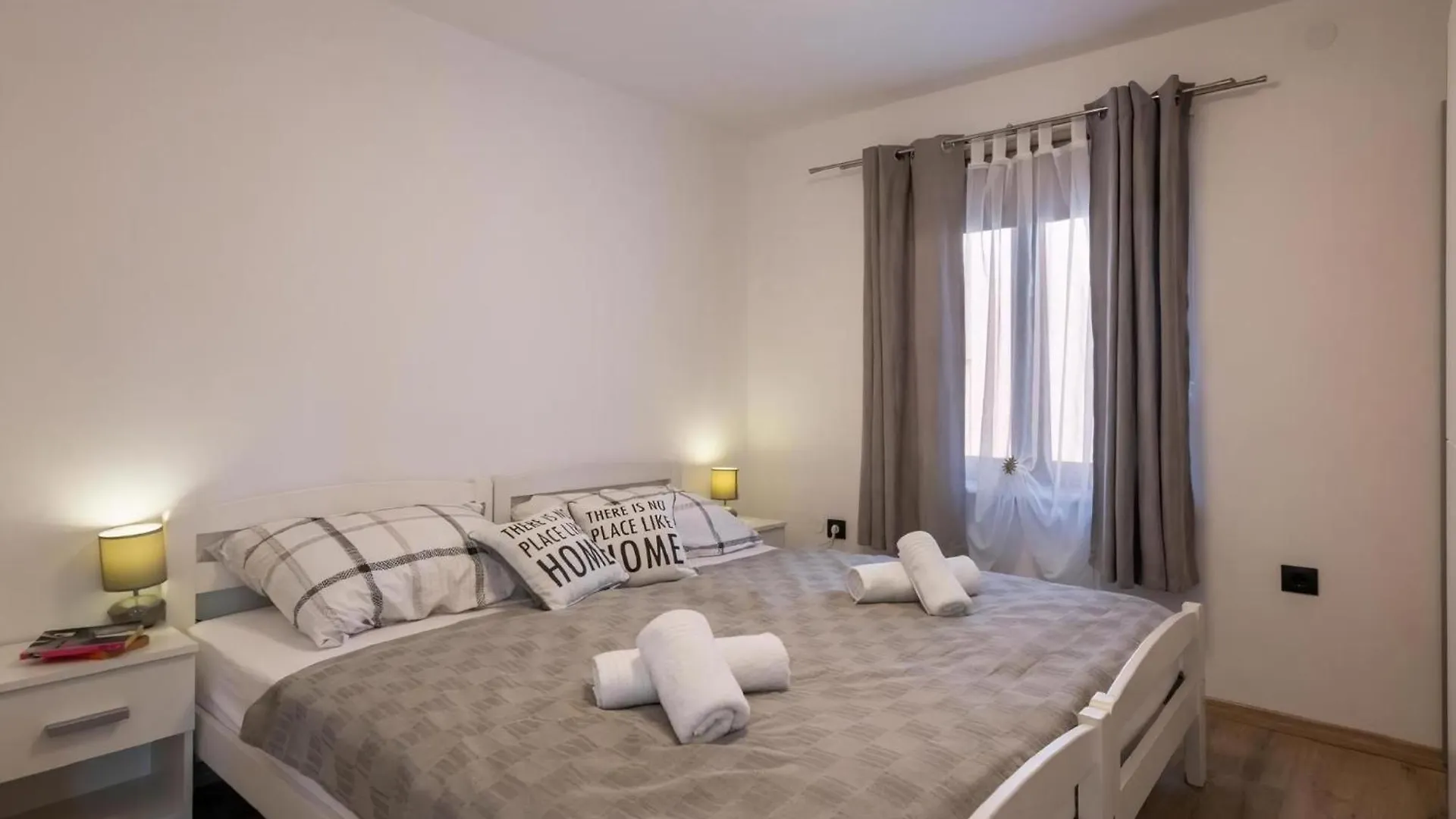 Apartments Lovric With Wellness Apt 1 Pula 0*,